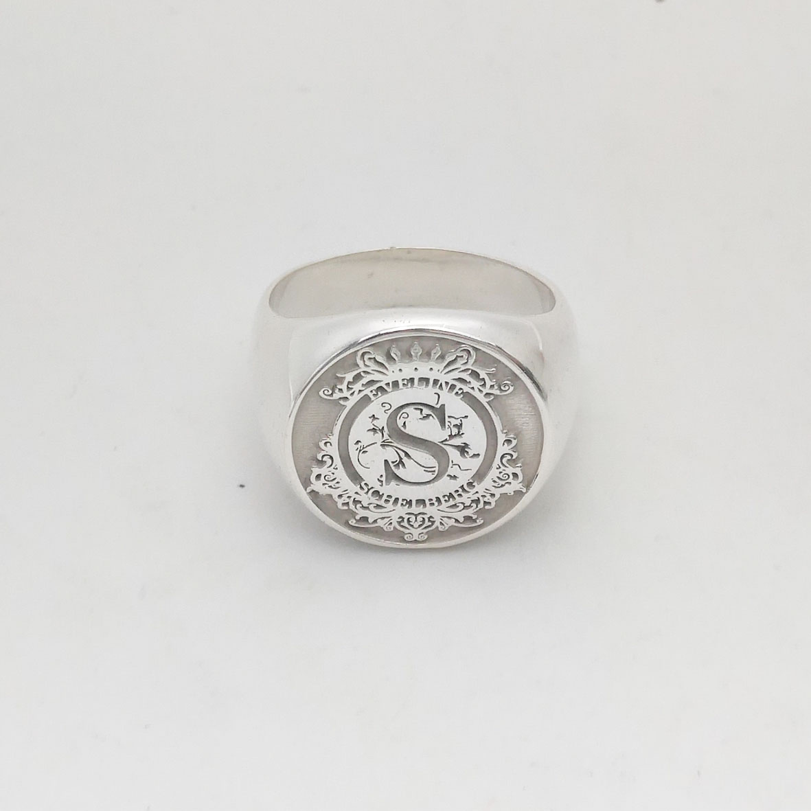 Custom Engraved 17mm Round Top - Initial Ring Custom 评论和价格